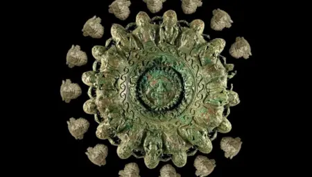 1840 yılında keşfedilen bronz lambanın Dionysos kültü ile ilişkili olduğu belirlendi