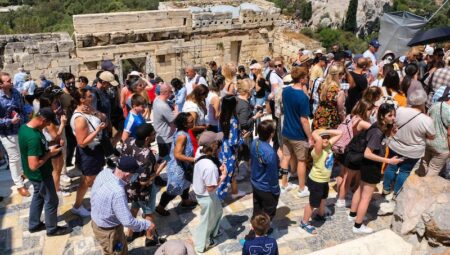 Yunanistan’da 5.000 Euro’luk Özel Akropolis Turu Planına Tepki