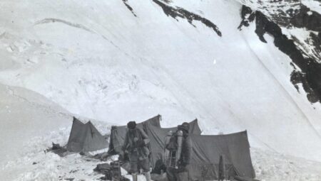 Everest’e Tırmanan Dağcının Mektupları Dijital Ortama Aktarıldı