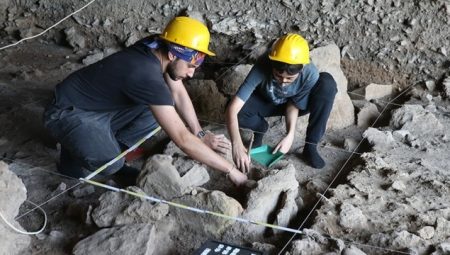 Kahramanmaraş’ta Arkeologlar 14.500 yıllık sıradışı dörtgen mezar buldular