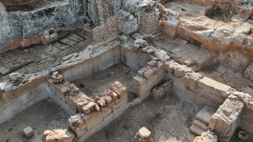 Perre Antik Kenti’nde 1500 Yıllık Roma Dönemi Yaşam Alanı Gün Yüzüne Çıkarıldı
