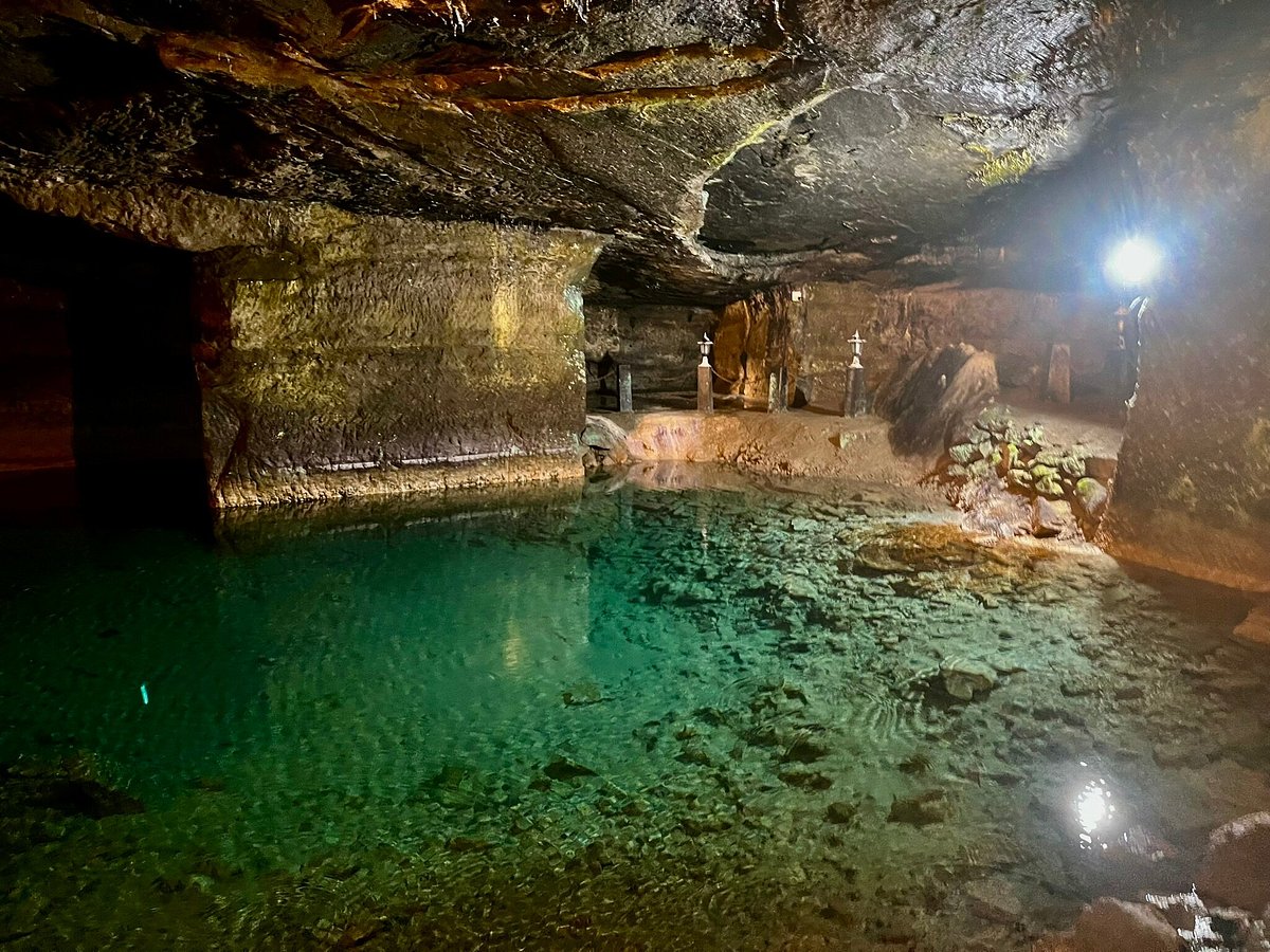 Cehennemağzı Mağaraları girişi – Zonguldak Karadeniz Ereğli’de mitolojik gezi noktası ve vadi görünümü