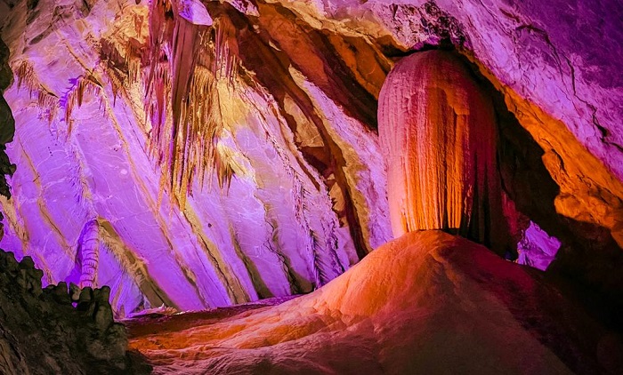 Gökgöl Mağarası aydınlatmalı yürüyüş yolu ve yeraltı deresi – Zonguldak doğal mağara oluşumları