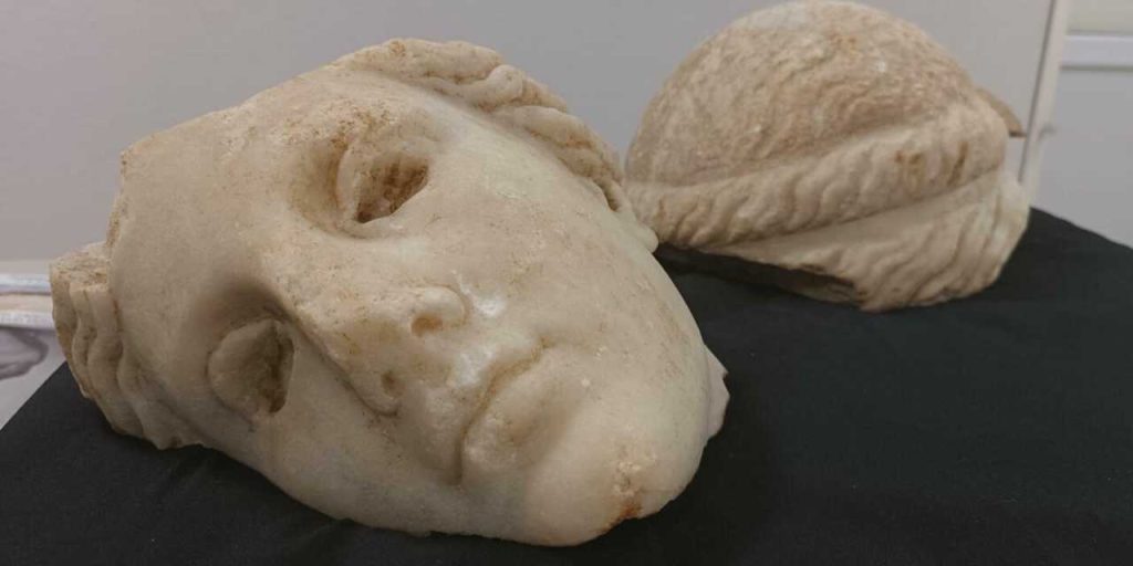 İzmir’de büyük keşif: 2200 yıllık baş kime ait?