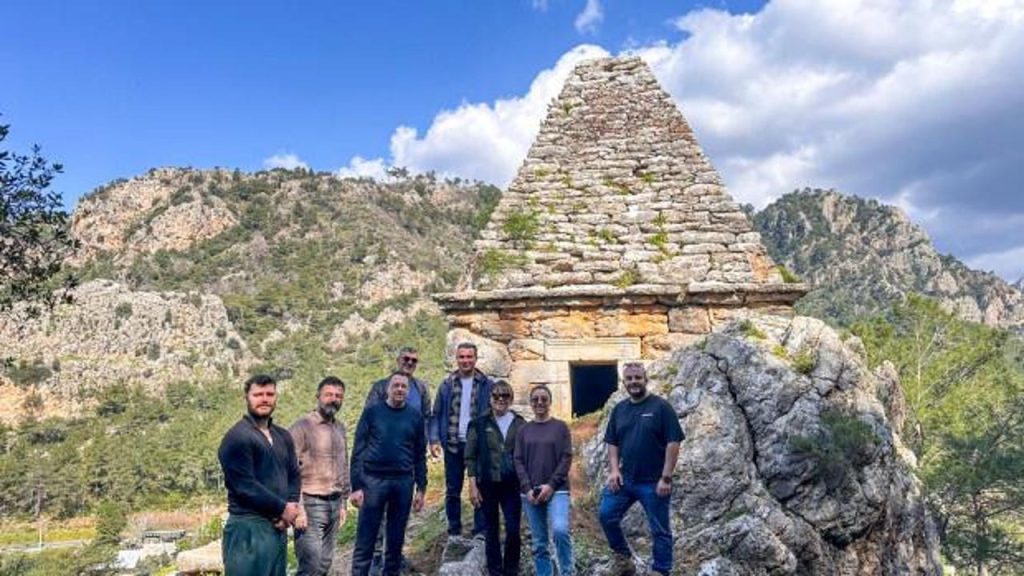 Marmaris’teki 2 bin yıllık piramit mezar koruma altına alınıyor