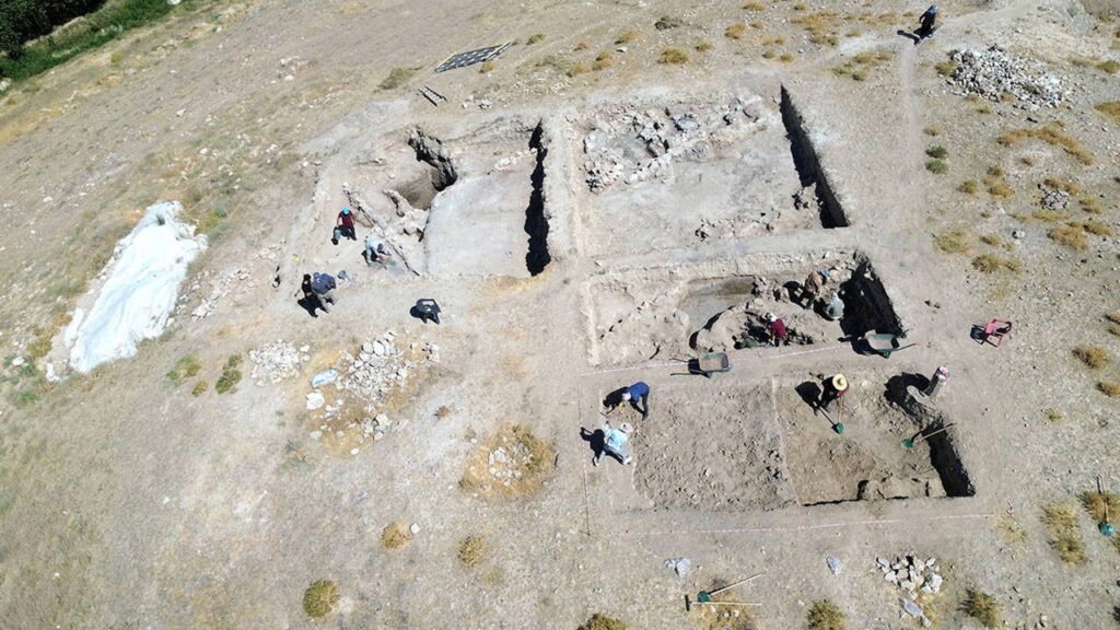 Van’daki İremir Höyüğü’nde Urartu öncesi dönemlere ait yerleşim izleri bulundu