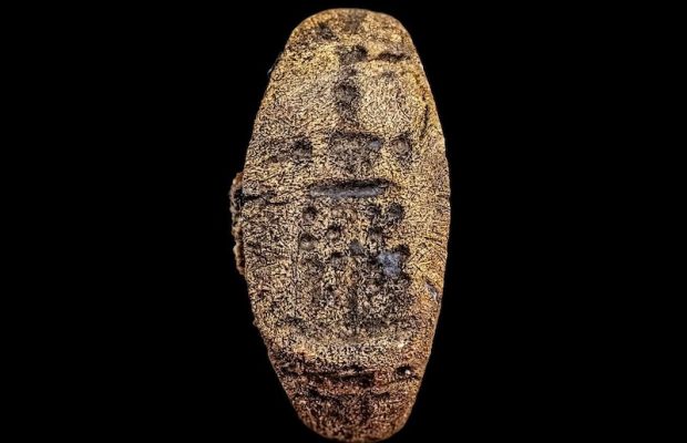 İskenderiye Feneri Tasvirli Bronz Mühür Yüzük Bulundu